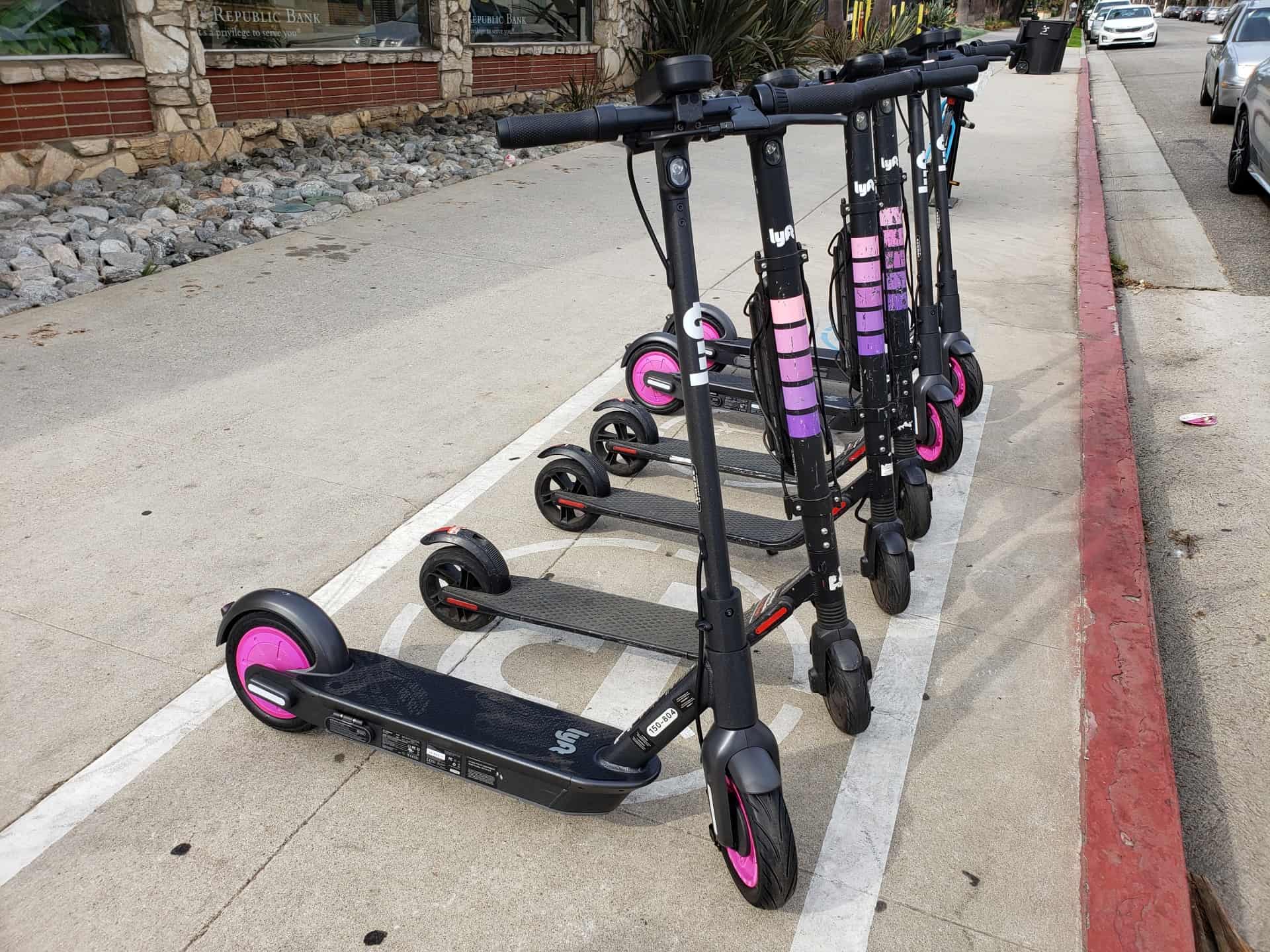 Electronic lyft scooters