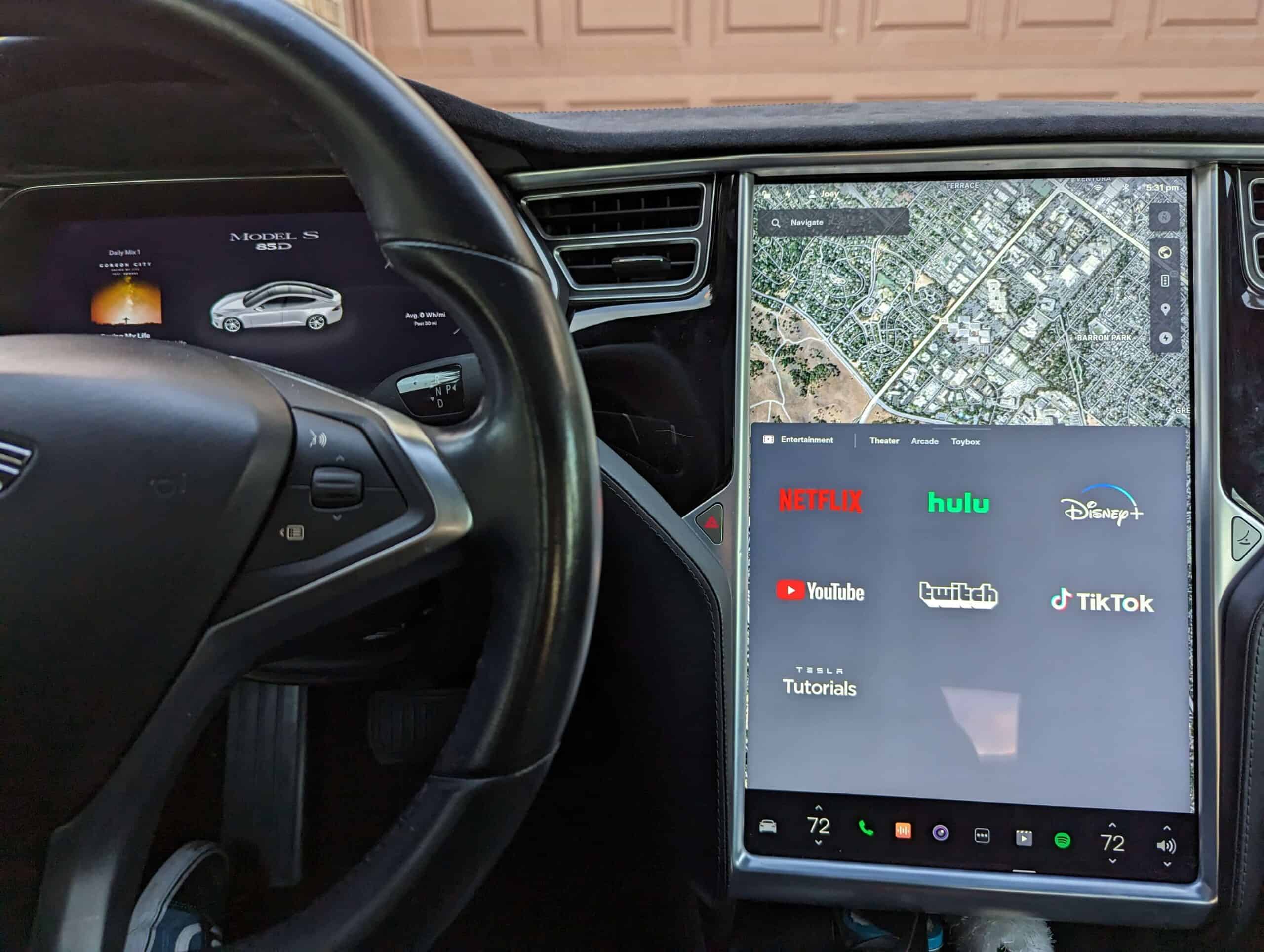 A Tesla Model S 85D with a new MCU 2 infotainment center.
